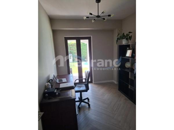 Casa independiente en calle Londres