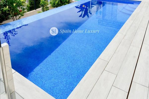 Casa independiente en avenida de Granada