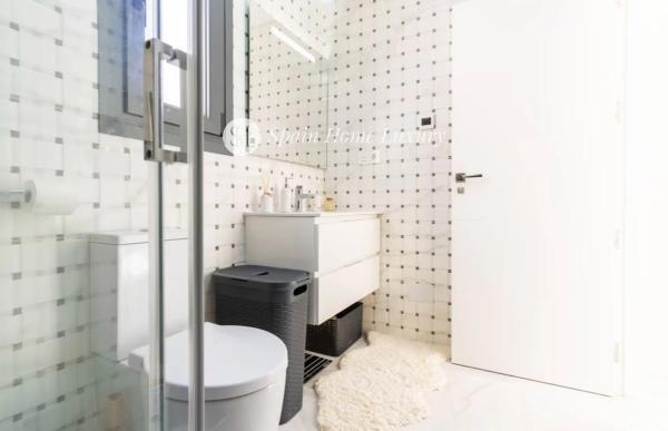 Casa independiente en avenida de Granada