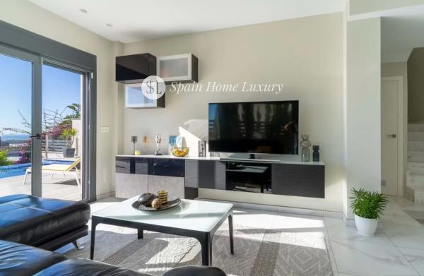 Casa independiente en avenida de Granada