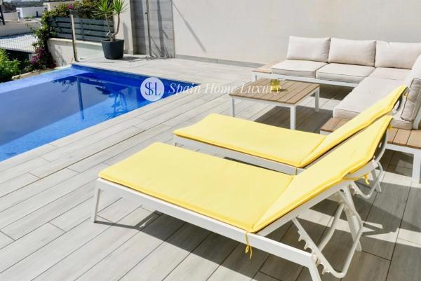 Casa independiente en avenida de Granada