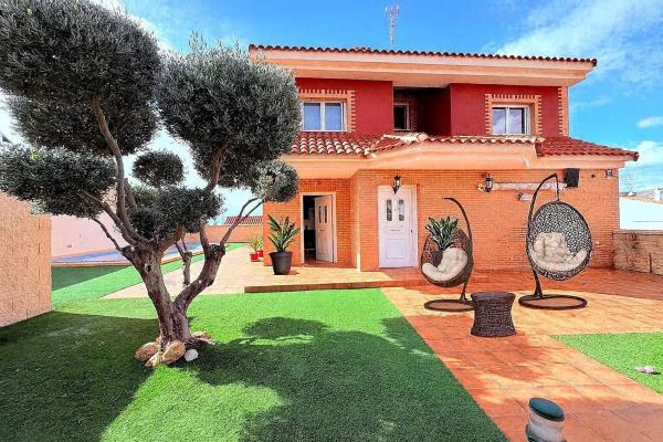 Casa independiente en calle Jaén