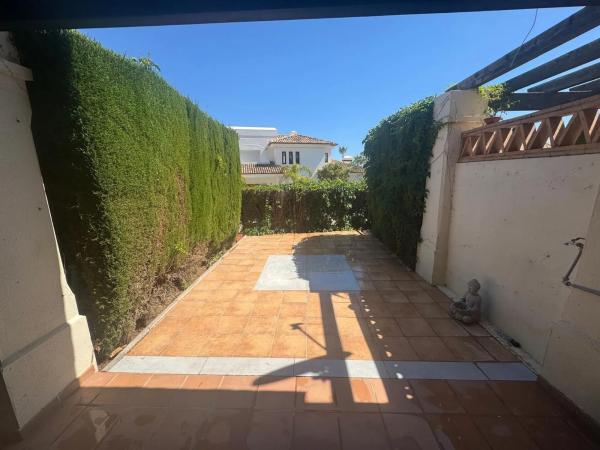 Chalet pareado en calle Berlin