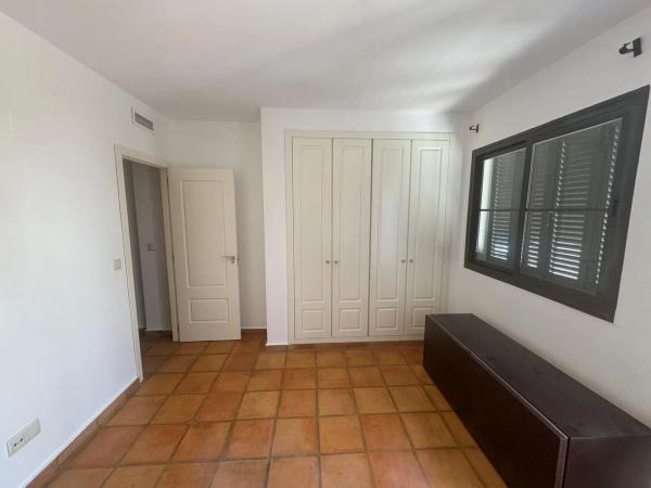 Chalet pareado en calle Berlin