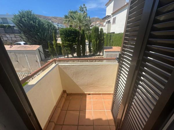 Chalet pareado en calle Berlin