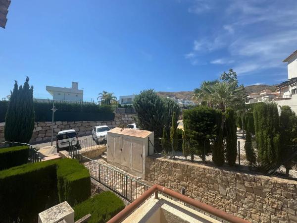 Chalet pareado en calle Berlin