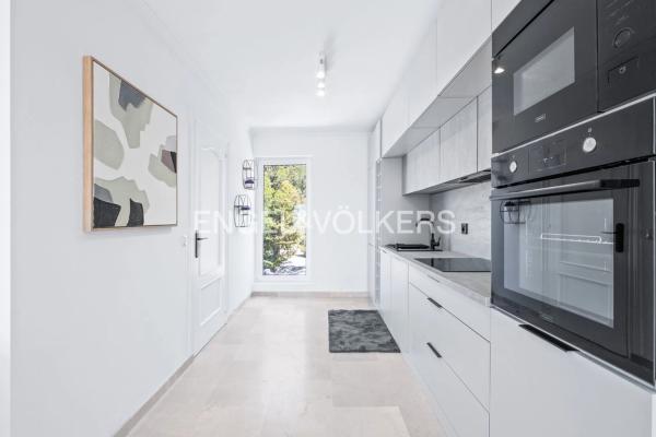 Casa independiente en plaza Pallares. Sector 16