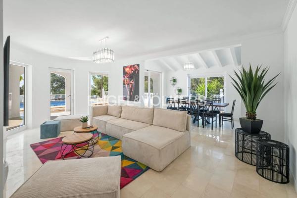 Casa independiente en plaza Pallares. Sector 16