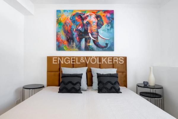 Casa independiente en plaza Pallares. Sector 16