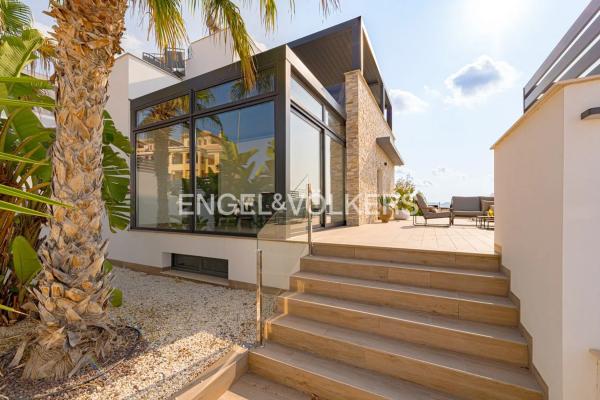 Casa independiente en avenida Barcelona