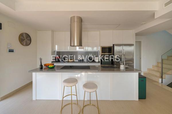 Casa independiente en avenida Barcelona