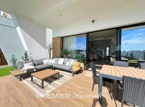 Chalet pareado en avenida d'Amèrica s/n