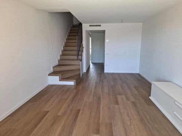 Chalet adosado en calle Berlin, 7