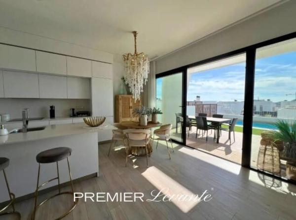 Chalet pareado en avenida d'Amèrica s/n