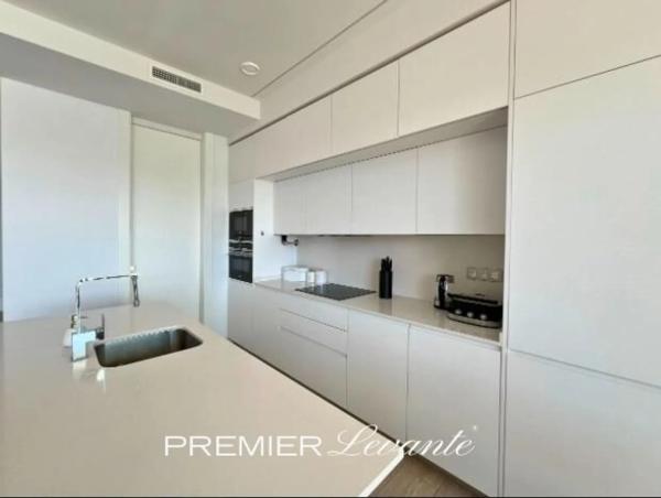 Chalet pareado en avenida d'Amèrica s/n