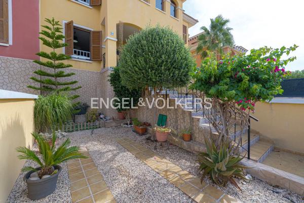 Chalet adosado en calle Cádiz, 6