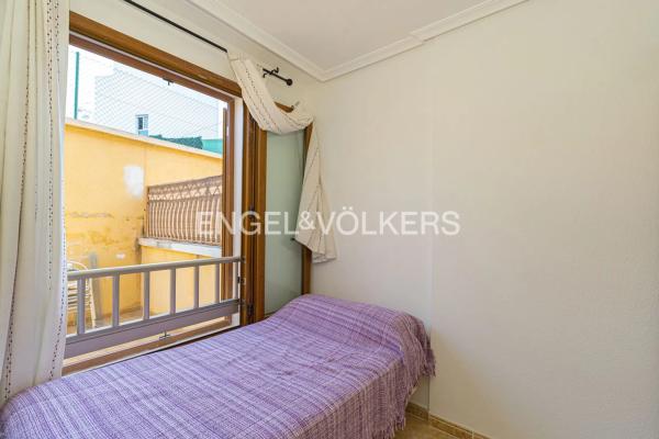 Chalet adosado en calle Cádiz, 6