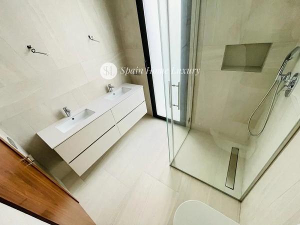 Casa independiente en calle Praga