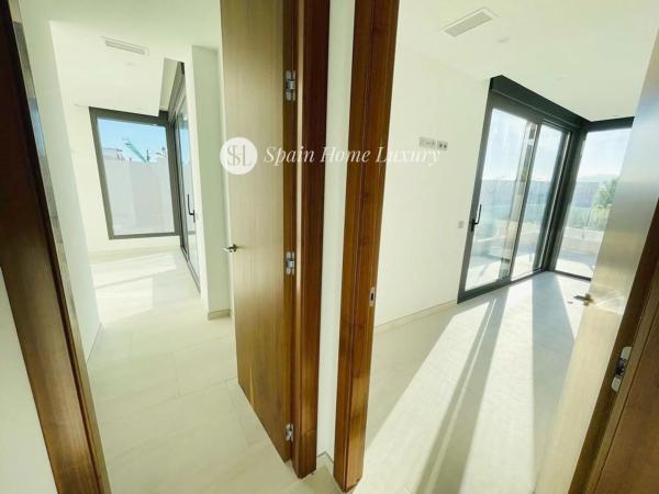 Casa independiente en calle Praga