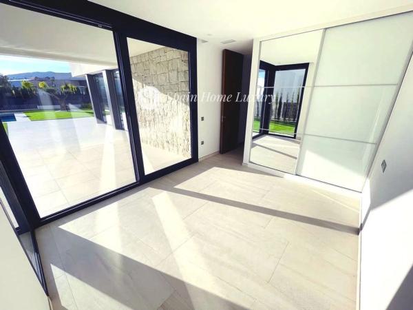 Casa independiente en calle Praga