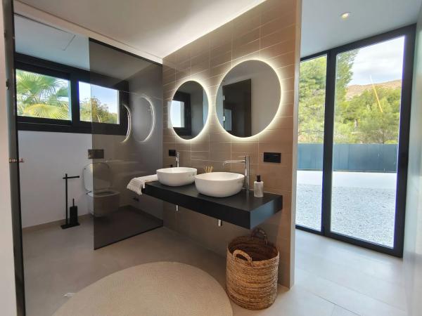 Casa independiente en calle Londres