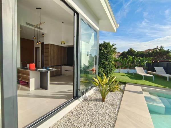 Casa independiente en calle Londres