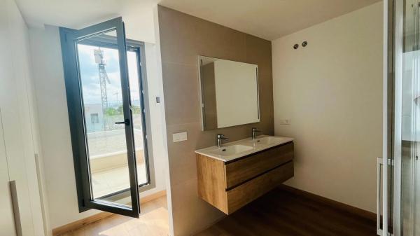 Casa independiente en calle Praga, 58