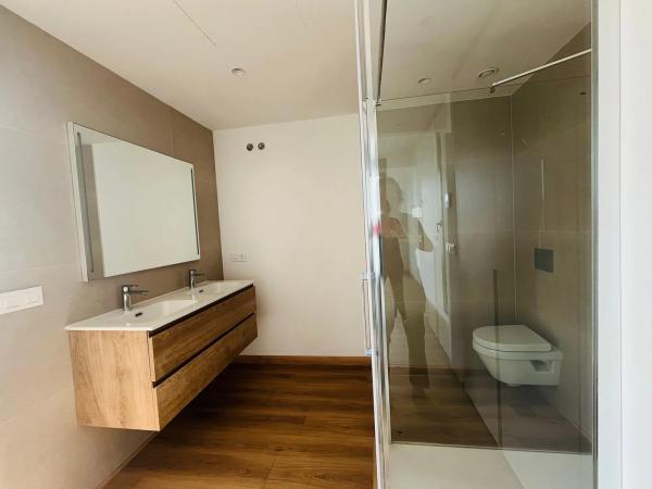 Casa independiente en calle Praga, 58