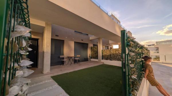 Chalet adosado en calle de Guatemala