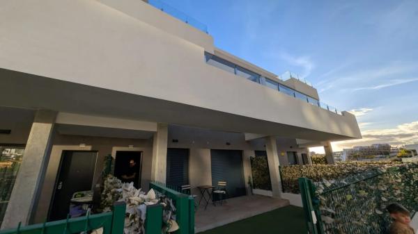 Chalet adosado en calle de Guatemala