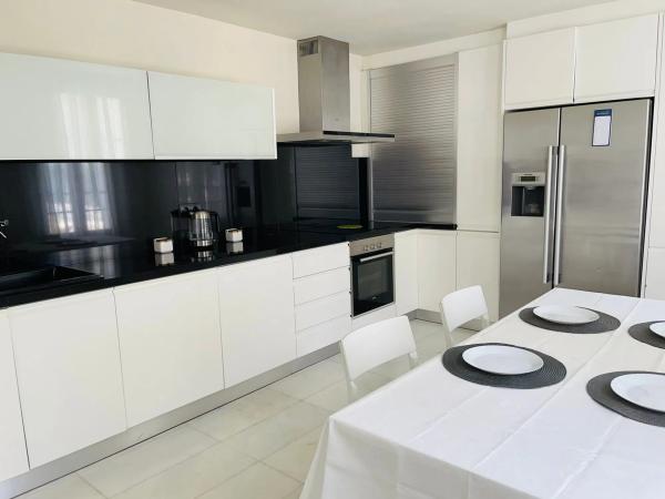 Casa independiente en calle Londres, 34