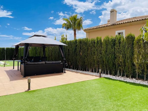 Casa independiente en calle Londres, 34