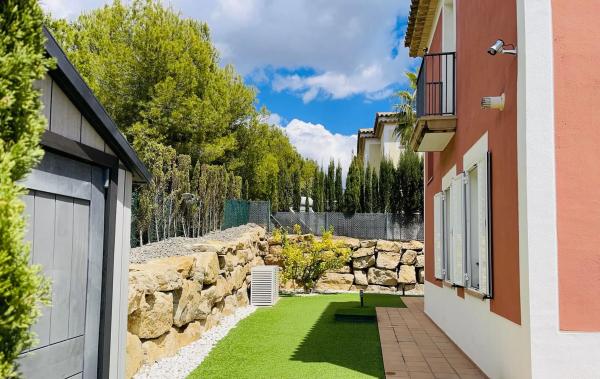 Casa independiente en calle Londres, 34