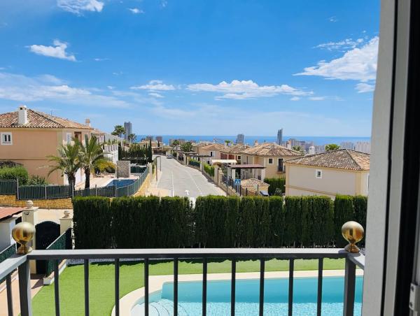 Casa independiente en calle Londres, 34