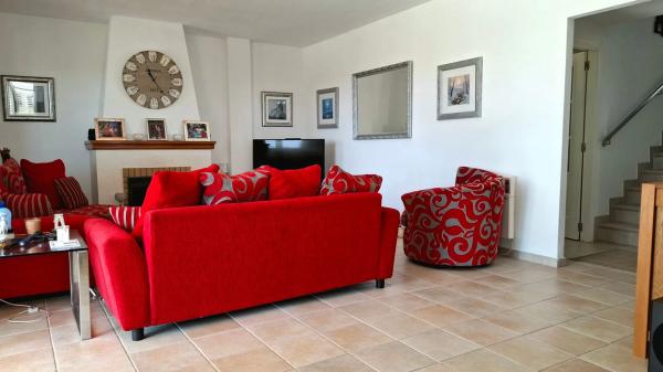 Casa independiente en avenida Costa Verde