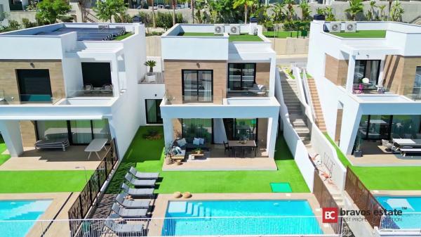 Chalet adosado en avenida de Ecuador