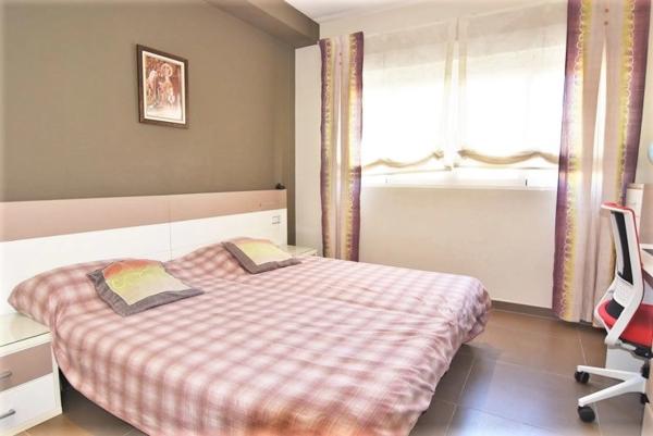 Chalet pareado en avenida Mimosas