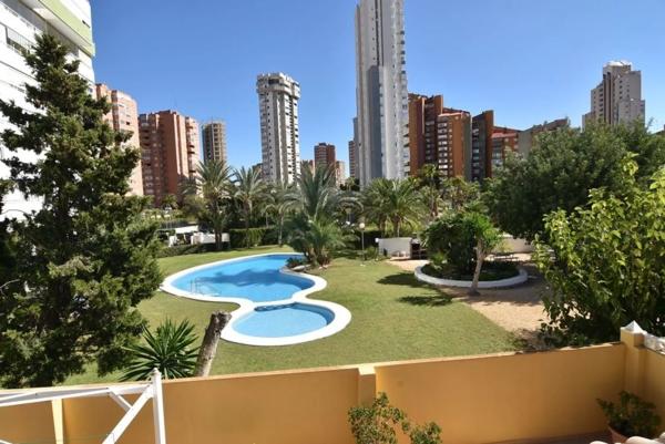 Chalet pareado en avenida Mimosas