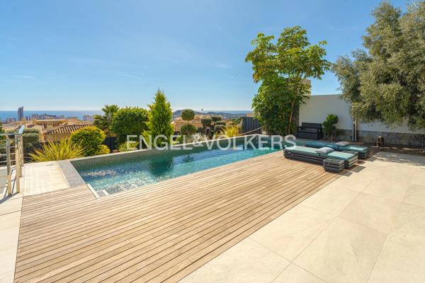 Casa independiente en calle Roma