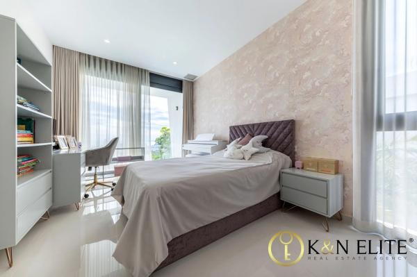 Casa independiente en calle Roma