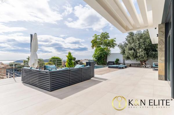 Casa independiente en calle Roma