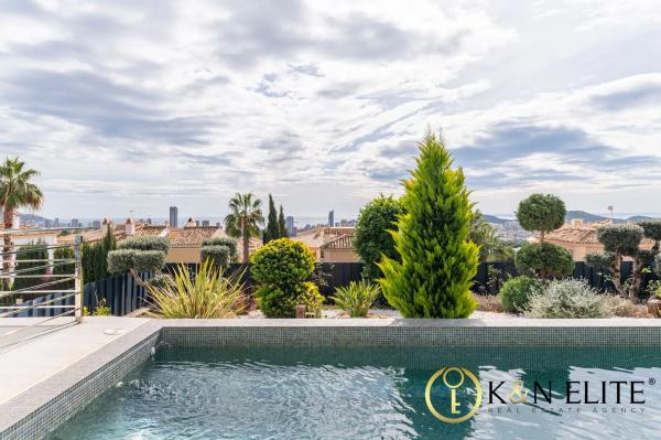 Casa independiente en calle Roma