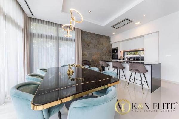 Casa independiente en calle Roma