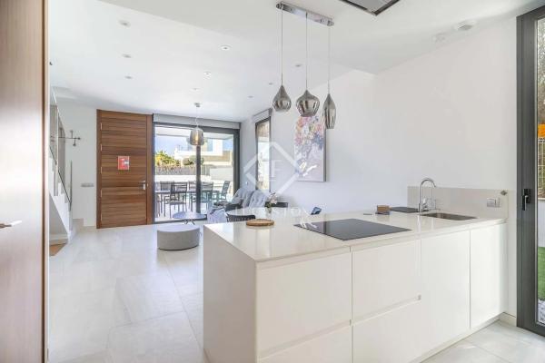 Chalet pareado en calle Roma