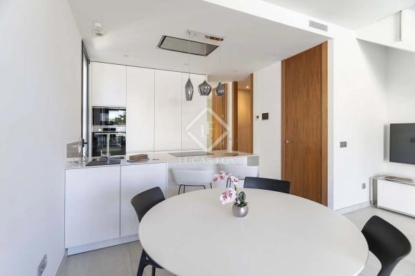 Chalet pareado en calle Roma