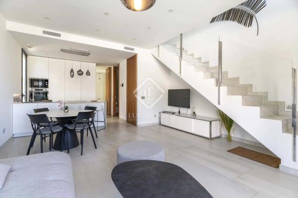 Chalet pareado en calle Roma