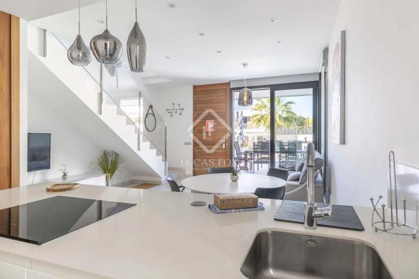 Chalet pareado en calle Roma