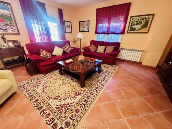 Casa independiente en avenida de Finestrat