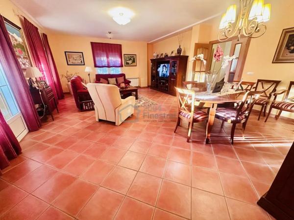 Casa independiente en avenida de Finestrat