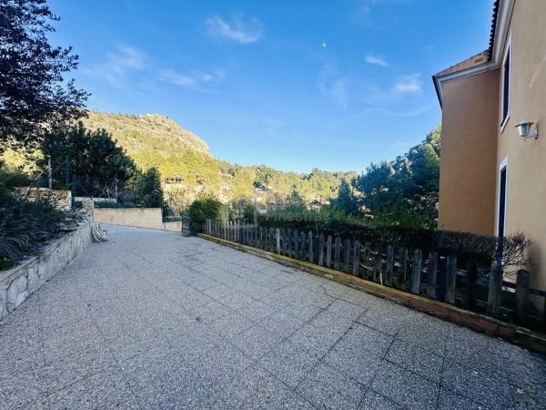 Casa independiente en avenida de Finestrat